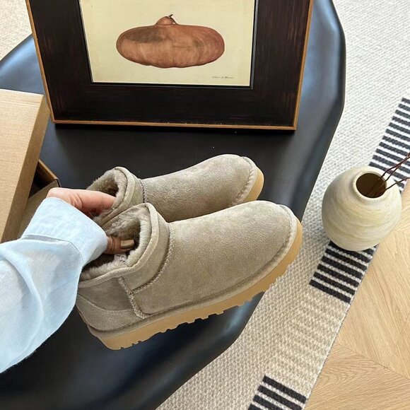 UGG Classic Ultra Mini Women's antelope Ankle Boots - Picture 4 of 9